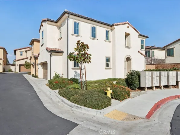 2964 Villa Catalonia Cir, Corona, CA 92881