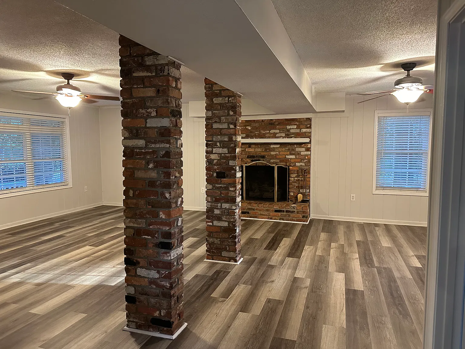 4 bed, 2.5 bath, 2204 sqft, $2,400 — Photo 3