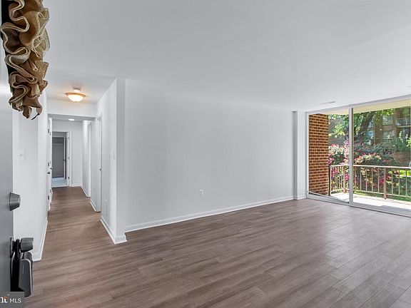 3rd image of 3934 Bel Pre Rd APT 3