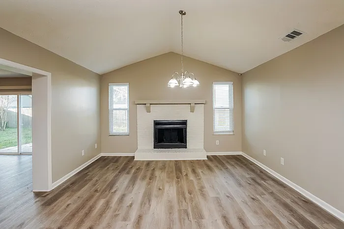 4140 Spring Way Cir — Photo 4