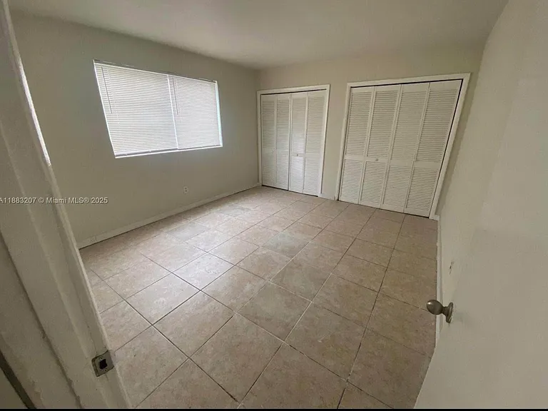 13702 NE 6th Ave #2 — Photo 7
