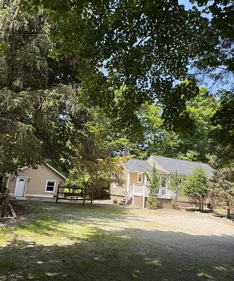 10 Old Stone Church Rd — Photo 1