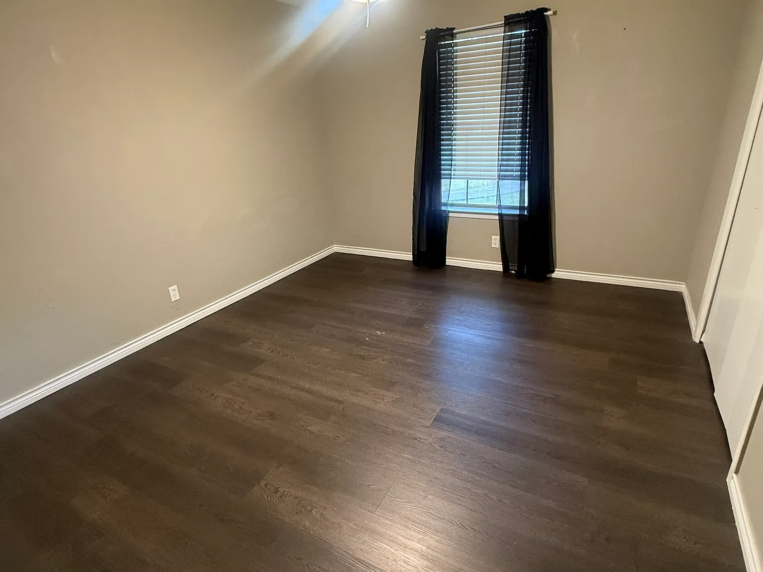 3 bed, 1333 sqft, $1,750 — Photo 3