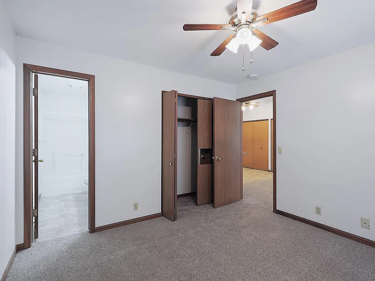 2221 S Street — Photo 45