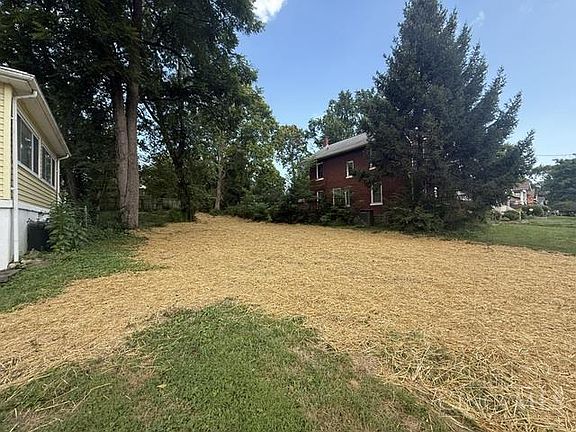 5th image of 5907 Woodmont Ave
