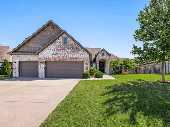 Abbey Ln, Centerton, AR 72719