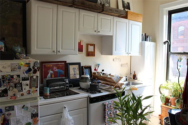 Rented by Space Marketing Shop | media 9