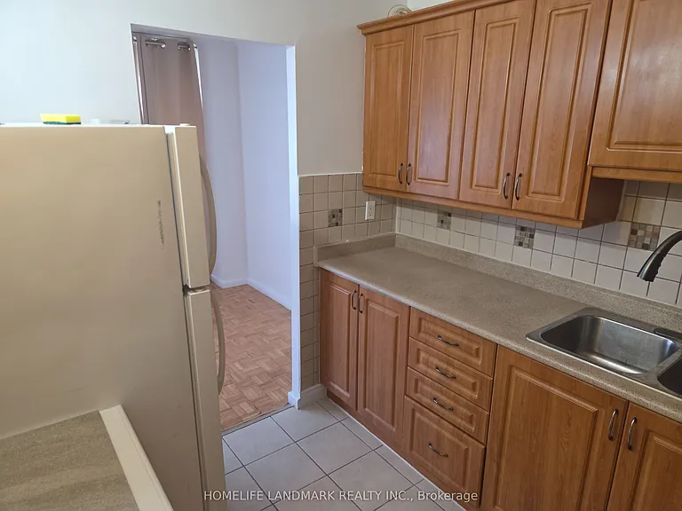 100 Leeward Glenway #301 — Photo 13