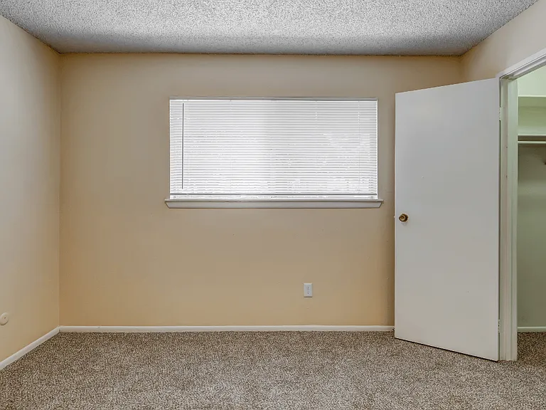 Aspen Park Apartments — Photo 41