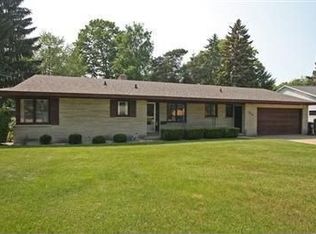 2616 Rambling Rd, Kalamazoo, MI 49008