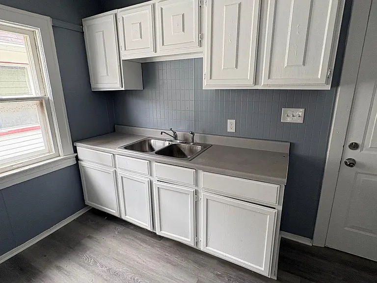 3252 E 118th St #2 — Photo 9