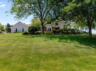 1948 Field Cliffe Dr, Richfield, WI 53076