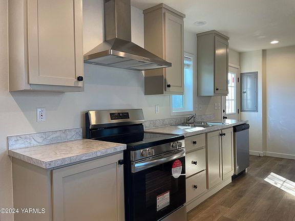 2nd image of 1060 N Wenas Rd Unit 9