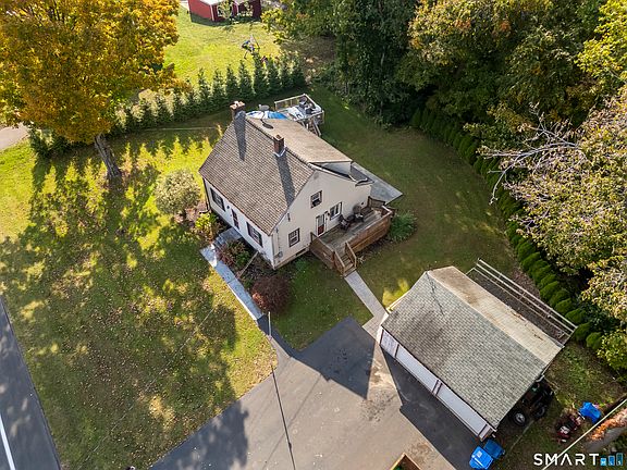 3rd image of 550 Forest Road