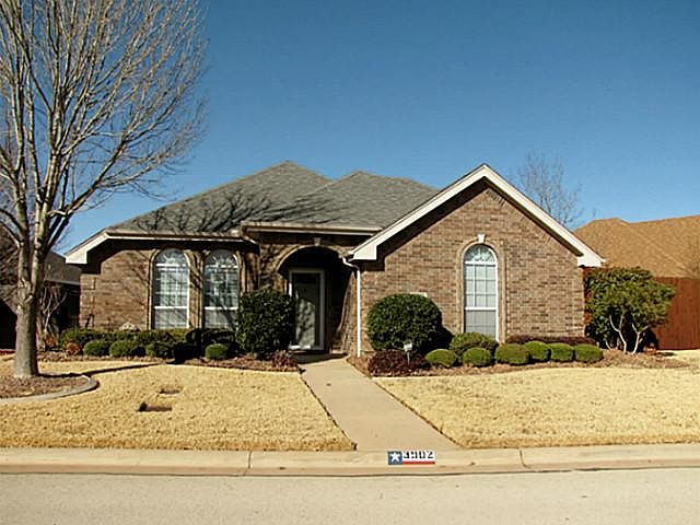 1st image of 3902 Garden Grove Ln