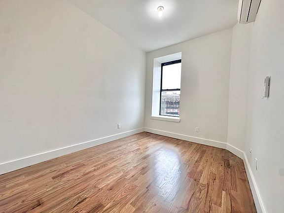 5th image of 8 Stuyvesant Ave #3A