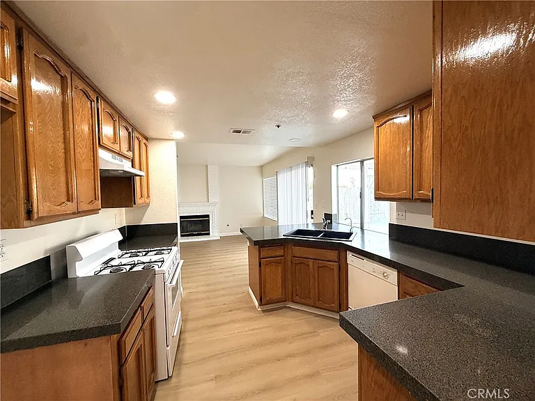 6690 Acacia Ct — Photo 6