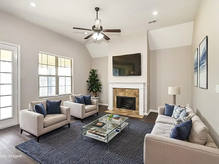 75 Briar Hollow Ln — Photo 4