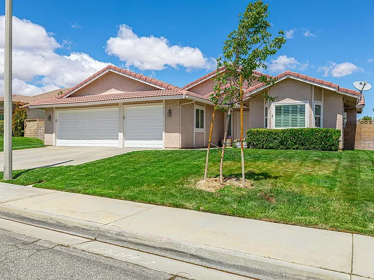 6331 Azalea Dr — Photo 1