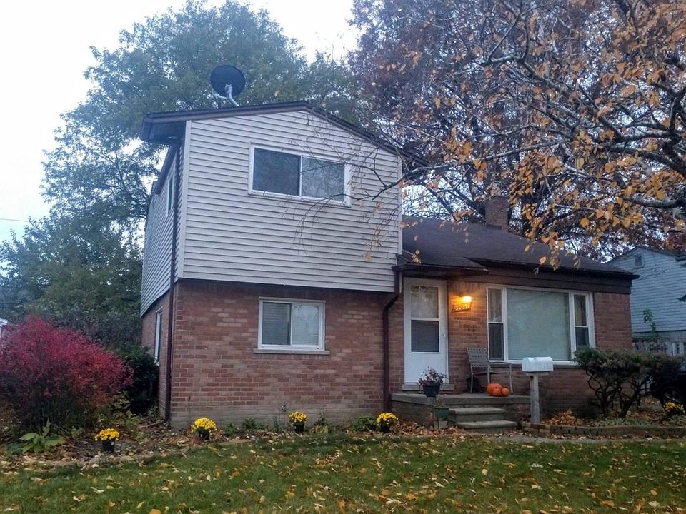 1st image of 32651 Maplewood St