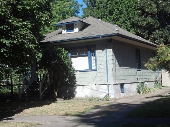 1812 SE 44th Avenue
