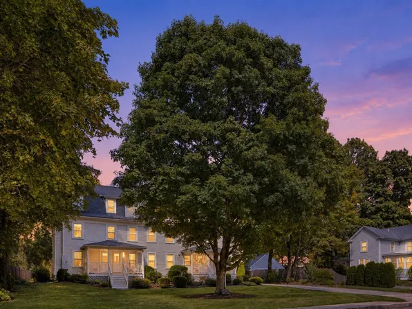 10 Green St #10, Medfield, MA 02052