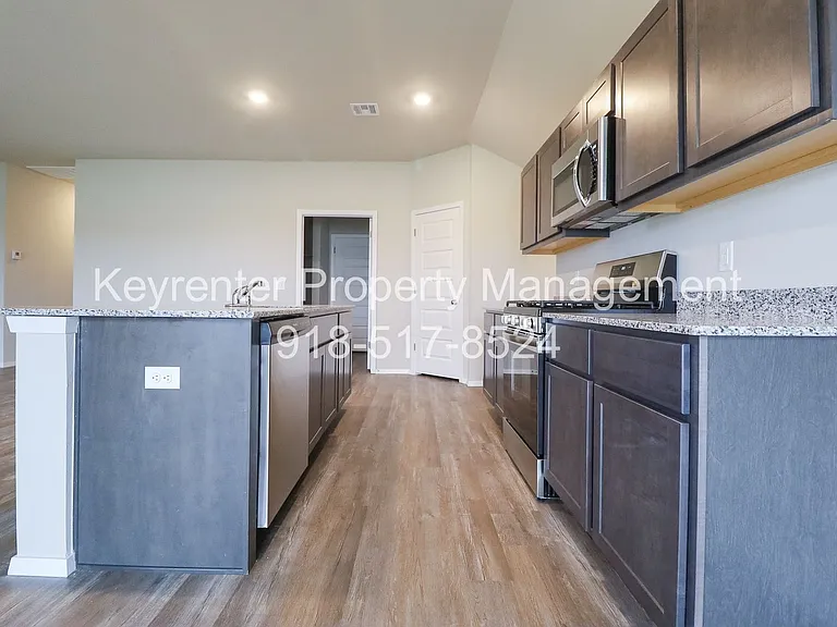 1327 E Honolulu Pl — Photo 19