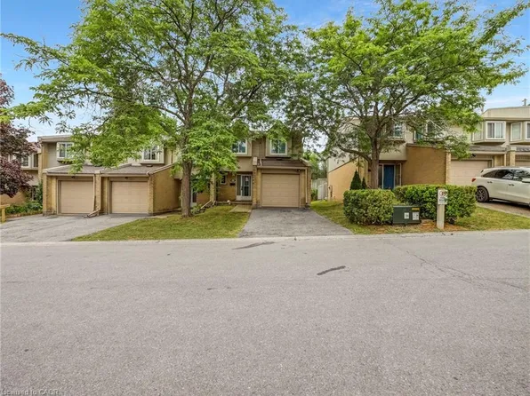 29 Paulander Dr #24, Kitchener, ON N2M 5L1