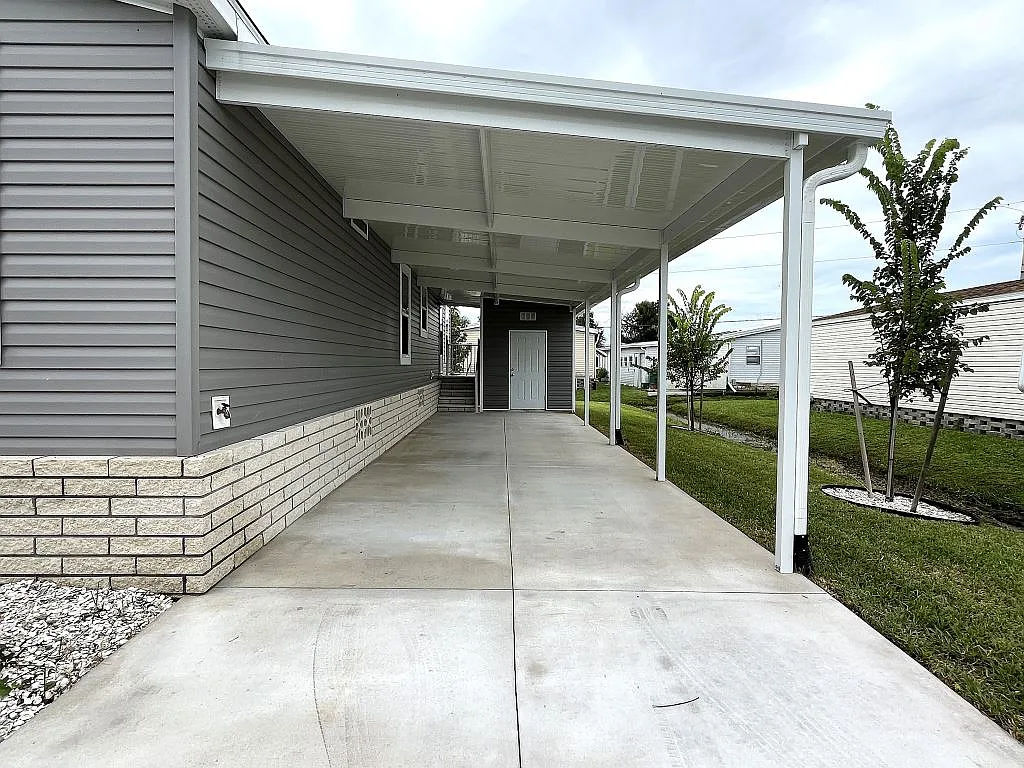 3 bed, 2.0 bath, 1355 sqft, $1,150 — Photo 3