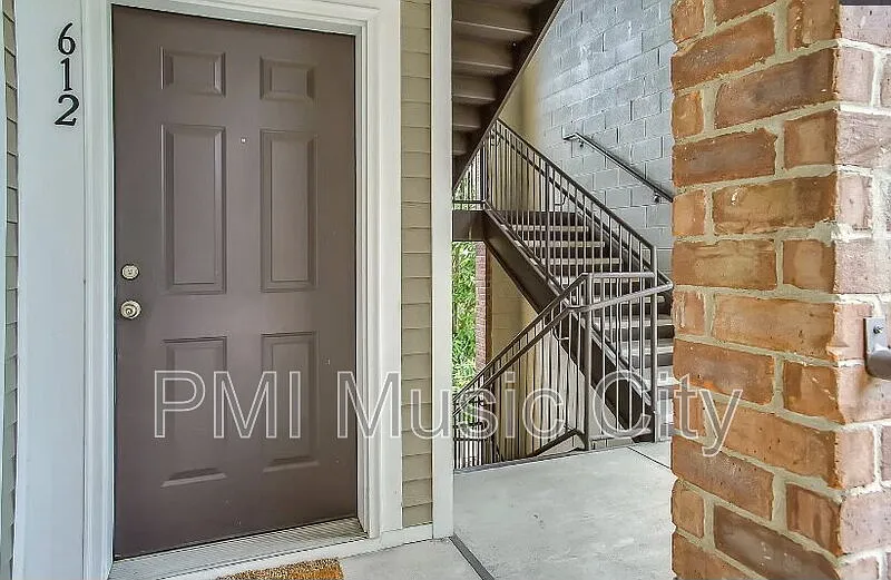 1 bed, 1.0 bath, 1154 sqft, $1,995 — Photo 2
