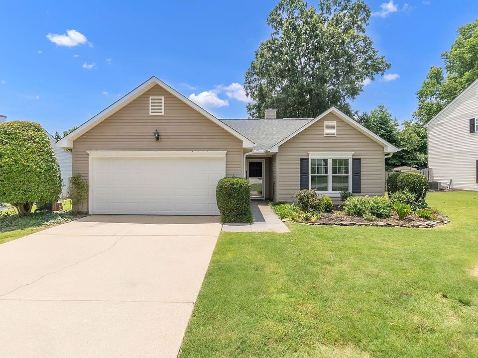 1st image of 106 Acacia Dr
