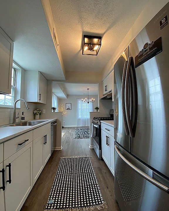 1st image of 320 Huntsford Dr