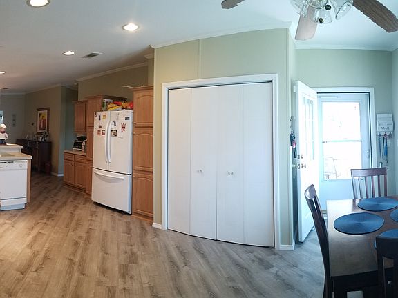 4th image of 3529 Copenhagen St