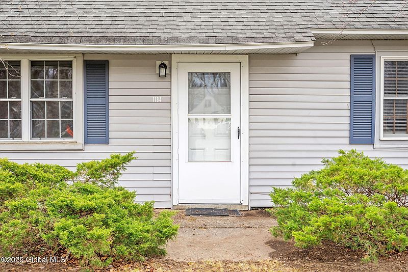 2nd image of 1184 Outer Drive