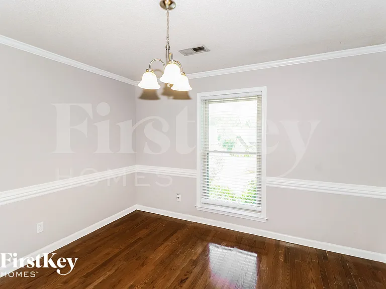 3707 Oak Forest Dr — Photo 5