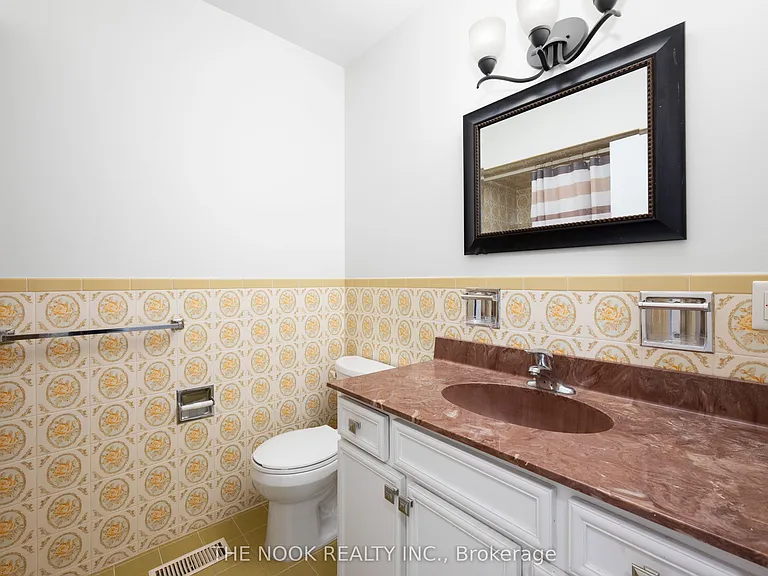 948 Simcoe St N #A — Photo 20