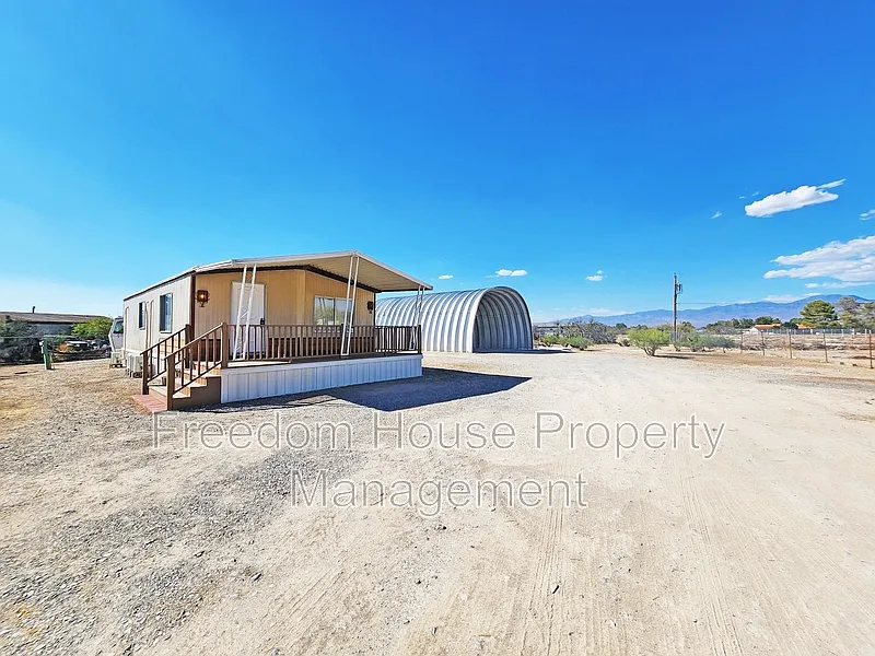 2 bed, 1.0 bath, 900 sqft, $1,041 — Photo 3