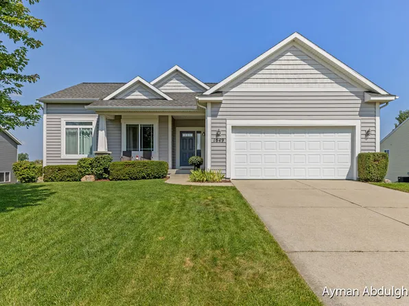 1649 Sunny Glen Dr SE, Caledonia, MI 49316