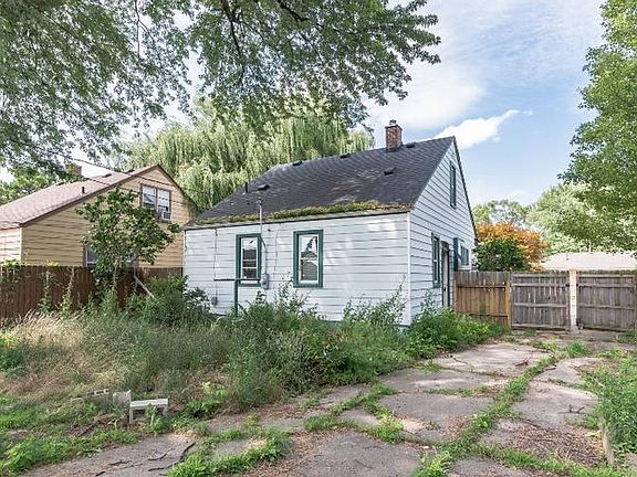 4th image of 1929 Charter St