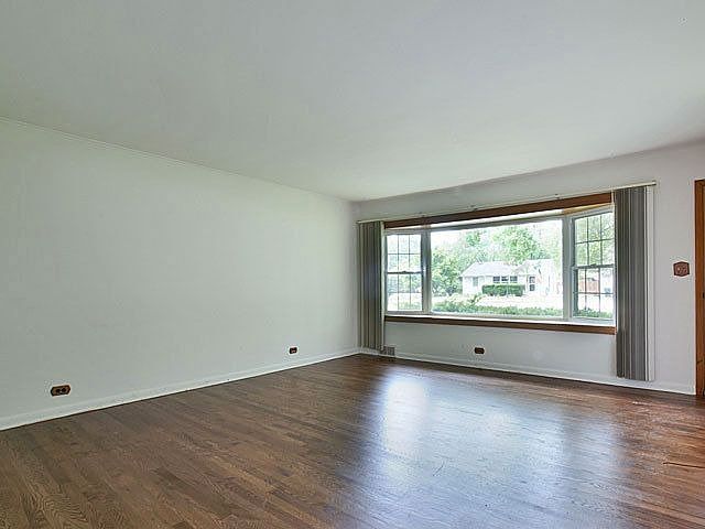 2nd image of 13 N Elmwood Ave