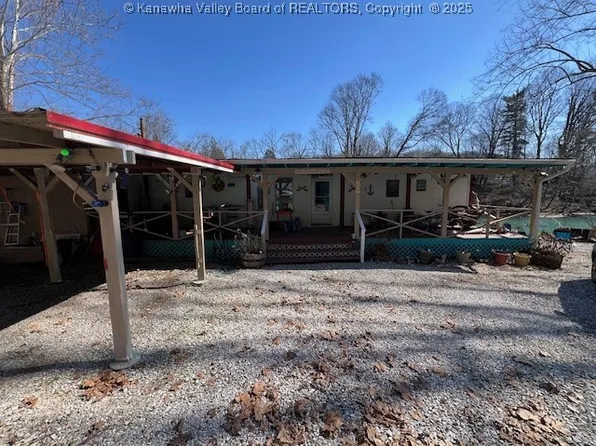 288 Strawberry Rd, Saint Albans, WV 25177