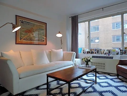 Rented by essential NEW YORK Real Estate | media 12