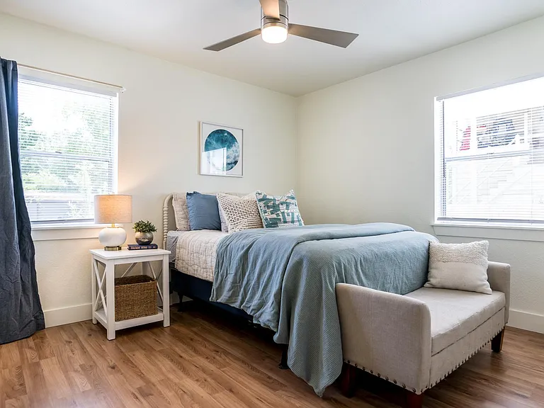 2160 Riverside Ave #6 — Photo 25