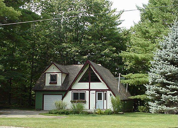 Near State Land & Water!