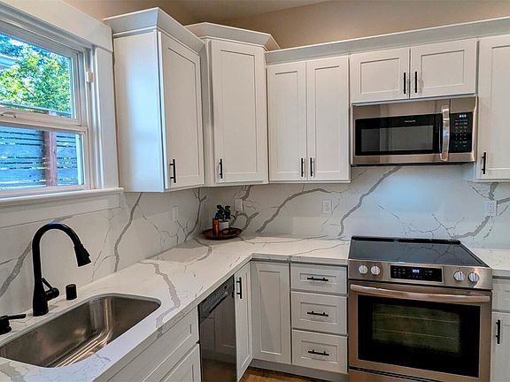 4th image of 833 S Oakes Street