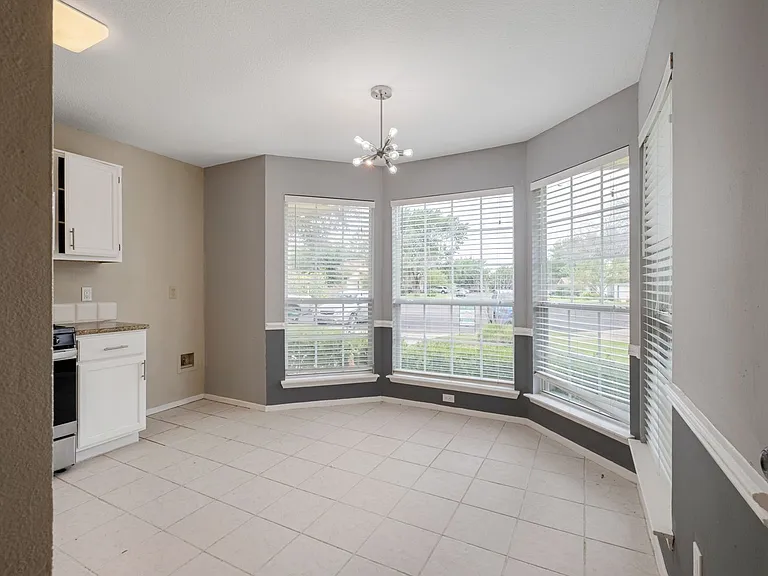 8900 Pocono Cv — Photo 5