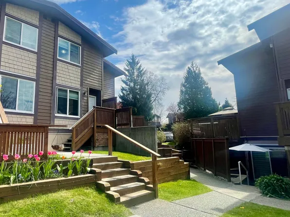 306 Highland Way #4, Pt Moody, BC V3H 3V7