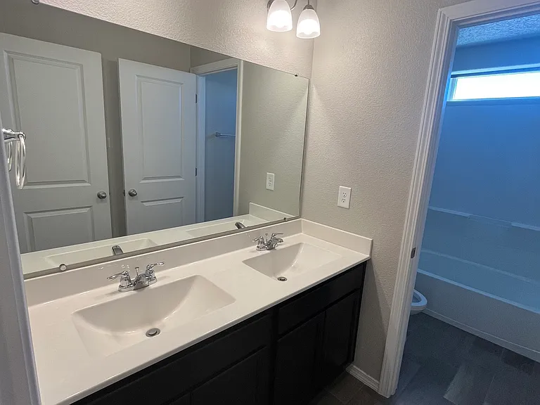 4489 Skyline Loop NE — Photo 6