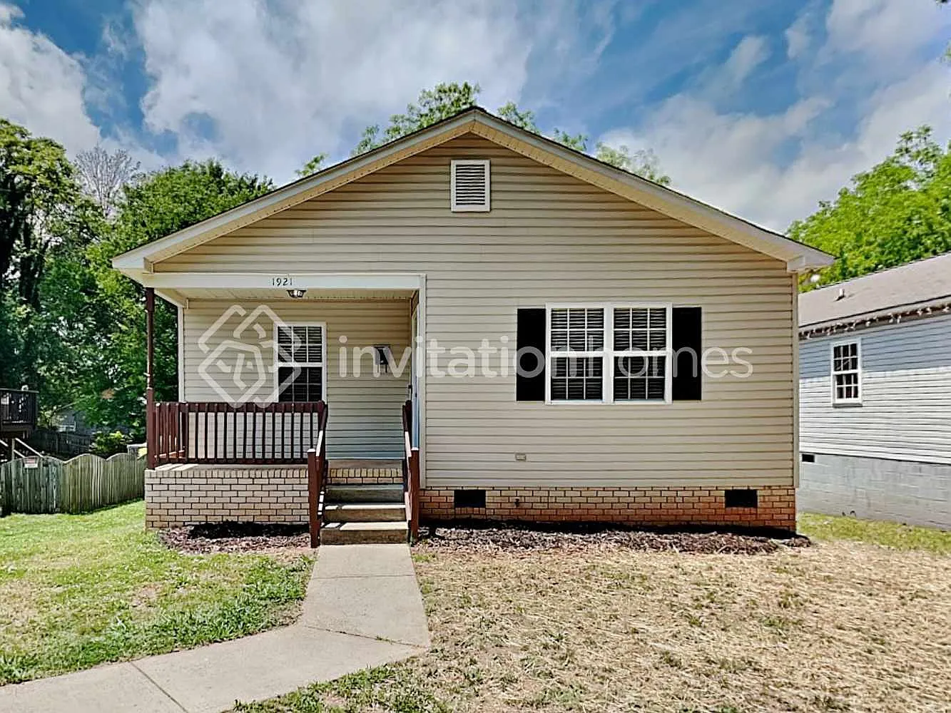 1921 Allen St Charlotte, NC 28205 — Photo 1