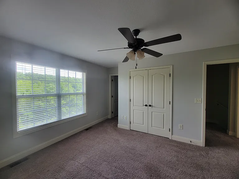 652 Grays Pointe Ct — Photo 19